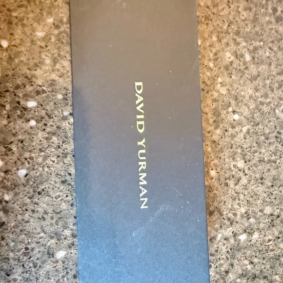 David Yurman  White Pearl Bracelet with sterling silver clasp. - Picture 4 of 4